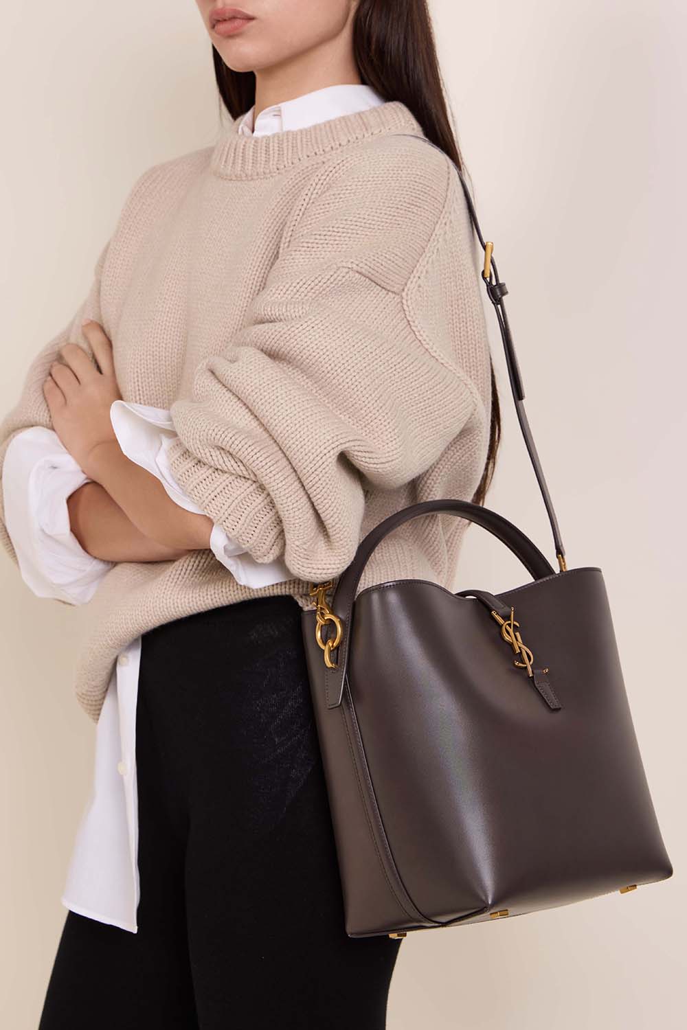 תמונת כל הלוק של תיק באקט לה 37